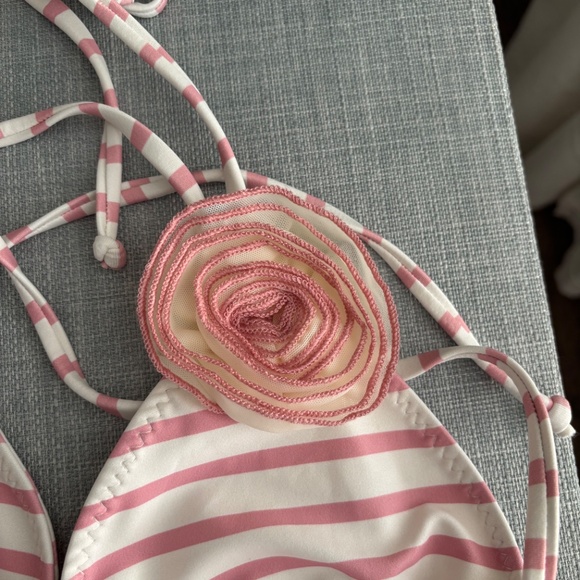 SAME Bikini - Picture 5 of 7